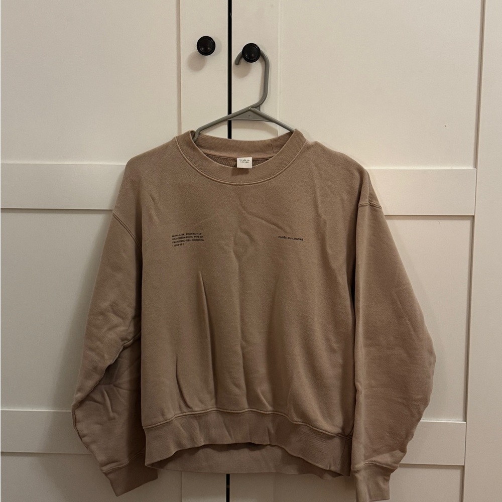 Women’s Tan Sweater Uniqlo louvre collaboration